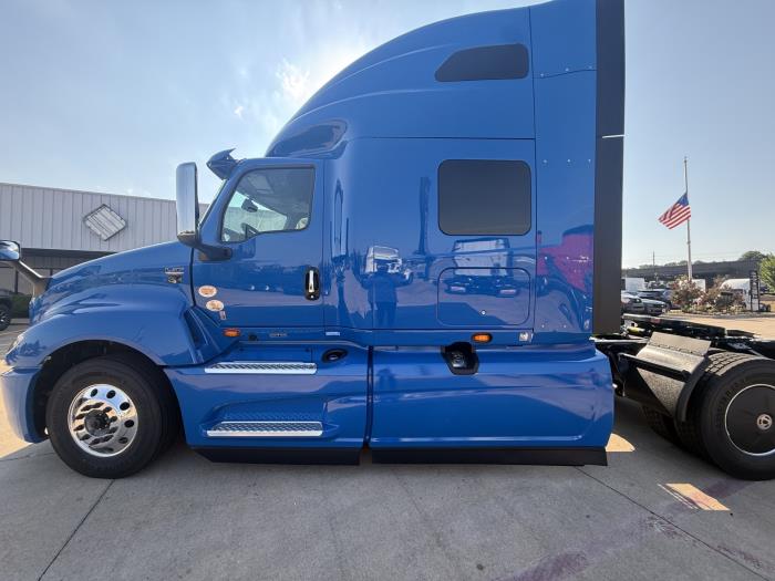 2027 International LT625-16
