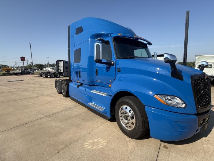 2027 International LT625-19