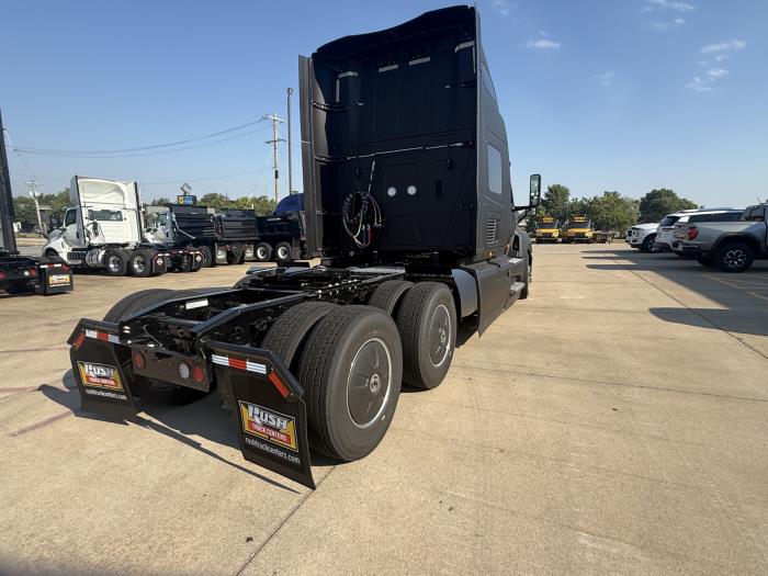 2027 International LT625-1