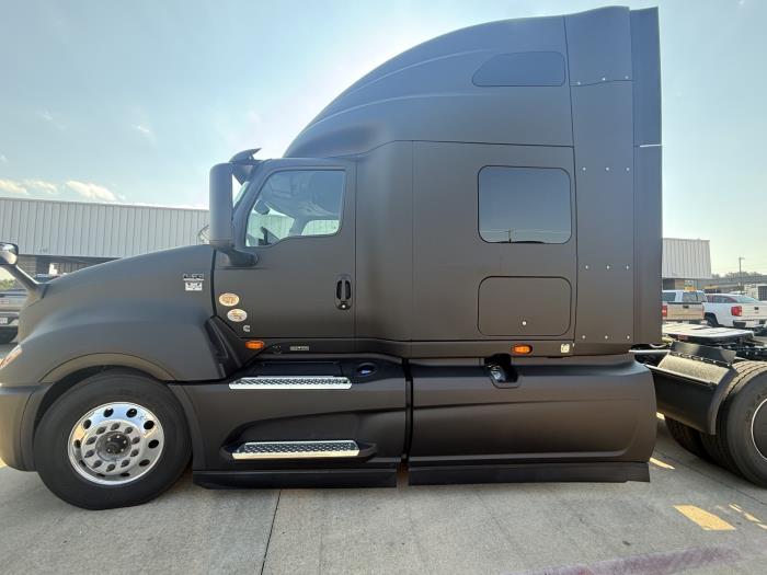 2027 International LT625-7