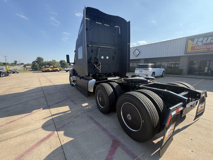 2027 International LT625-10