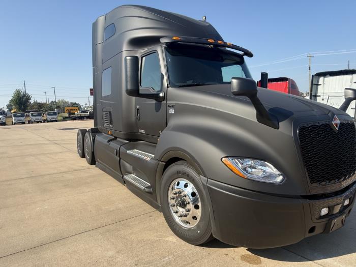 2027 International LT625-15