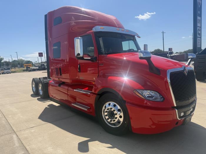 2027 International LT625-10