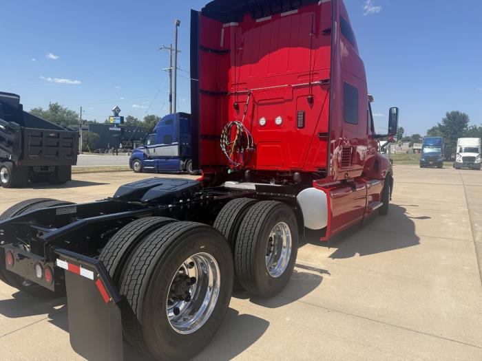 2027 International LT625-12