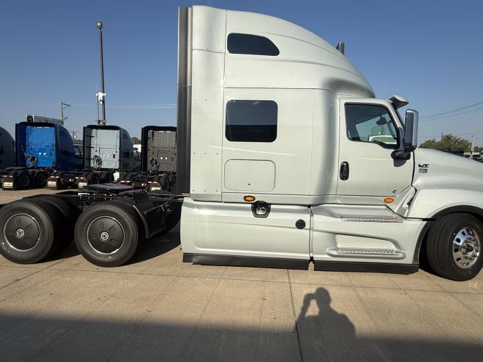 2027 International LT625-4