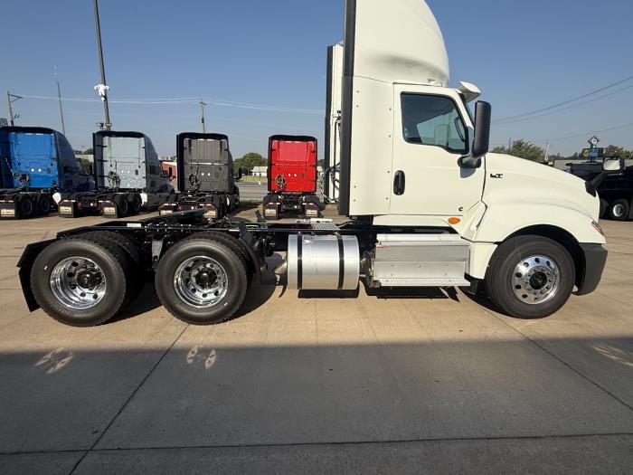 2027 International LT625-2