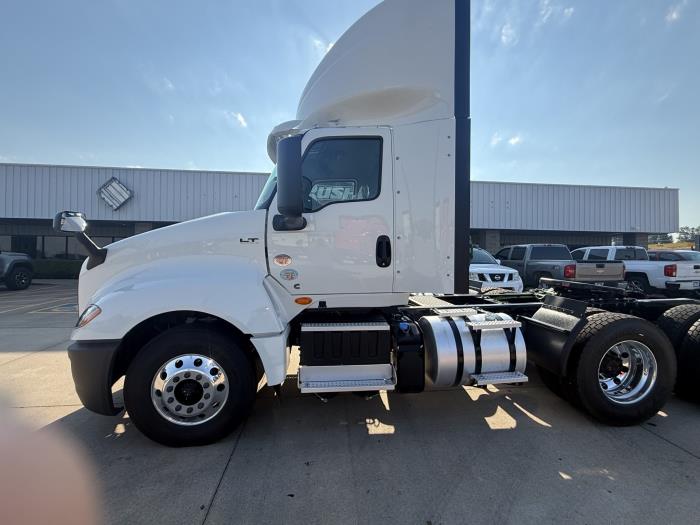 2027 International LT625-0