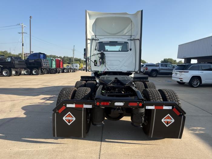 2027 International LT625-6