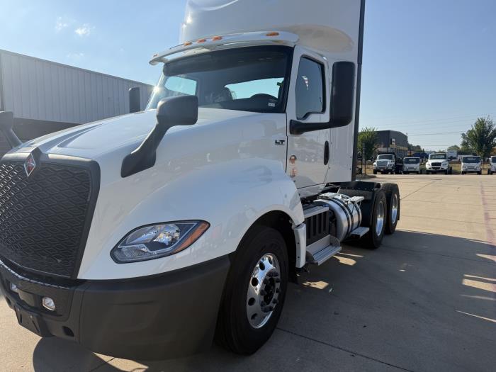 2027 International LT625-8