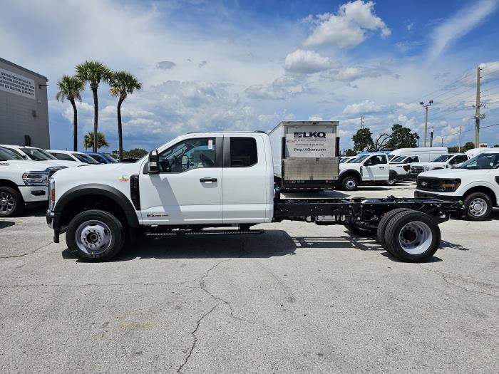 2027 Ford F-550-8