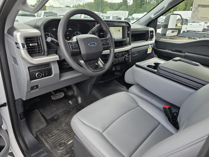2026 Ford F-550-15