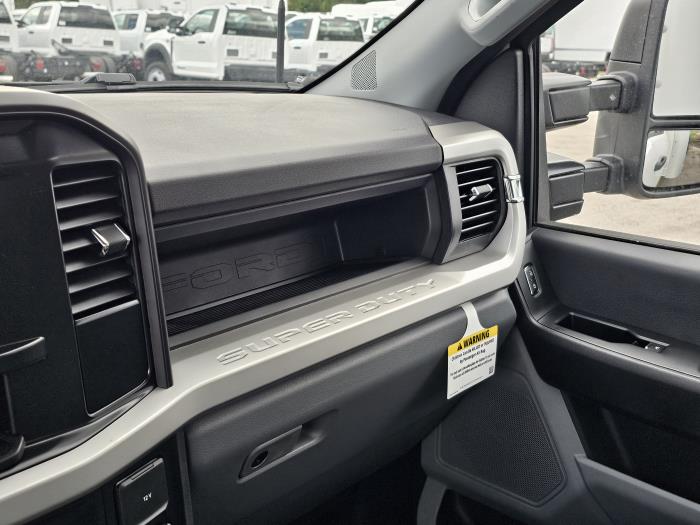 2026 Ford F-550-17