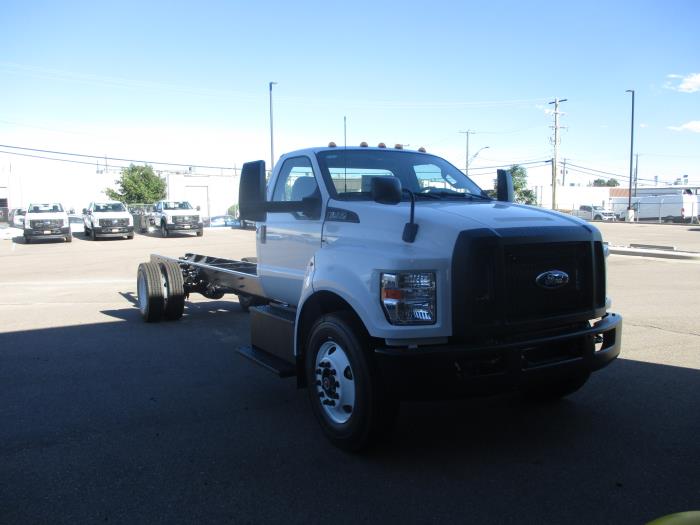 2027 Ford F-650-3