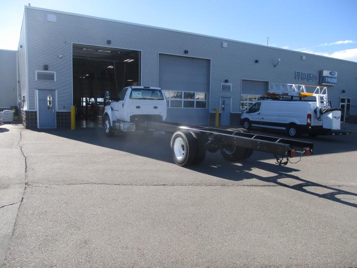 2027 Ford F-650-7