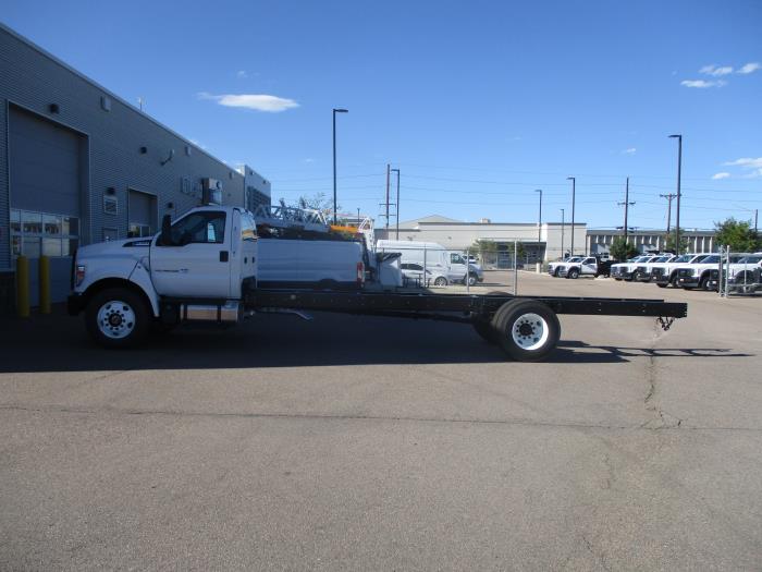 2027 Ford F-650-8