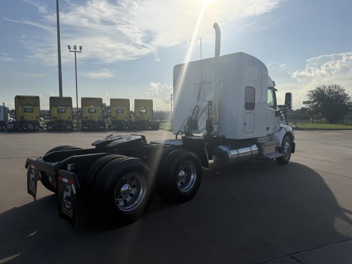 2021 Peterbilt 579-4