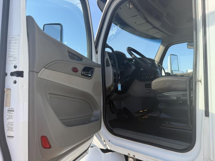2021 Peterbilt 579-23