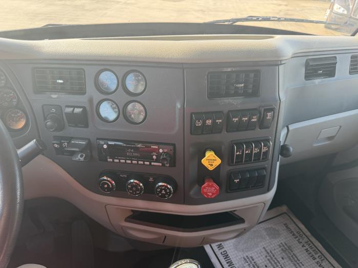 2021 Peterbilt 579-32