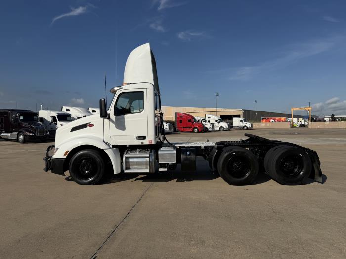 2023 Peterbilt 579-1