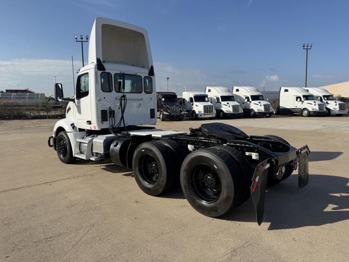 2023 Peterbilt 579-2