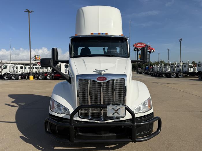 2023 Peterbilt 579-7