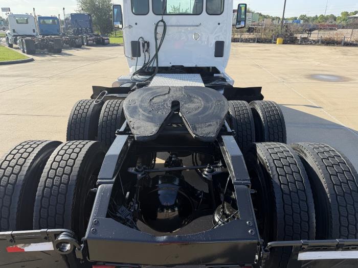 2023 Peterbilt 579-11