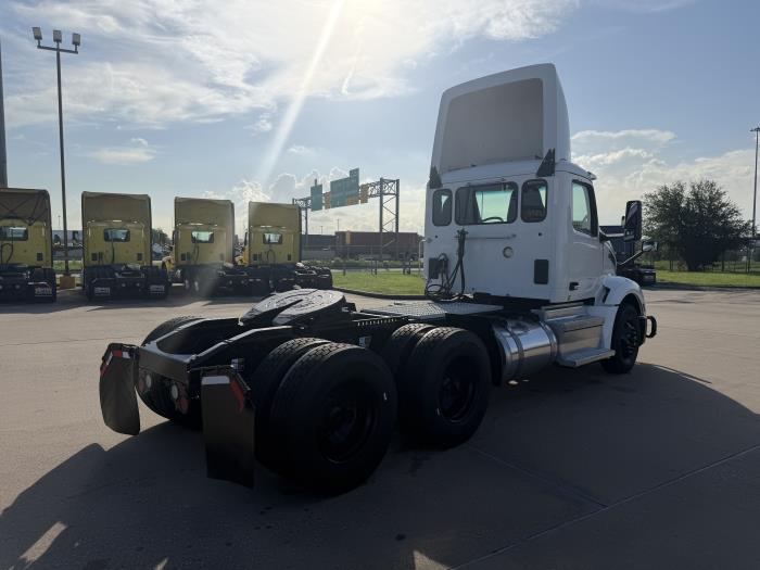 2023 Peterbilt 579-4