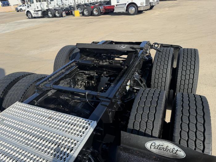 2023 Peterbilt 579-12