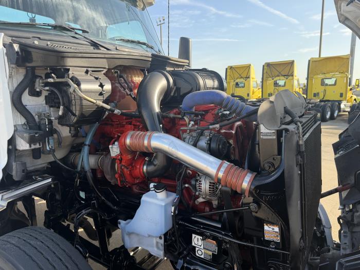 2023 Peterbilt 579-16