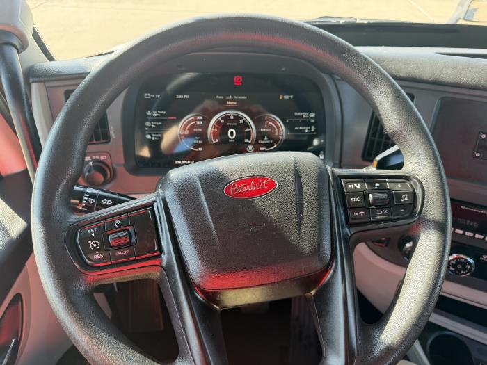 2023 Peterbilt 579-27