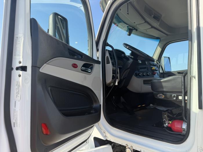 2023 Peterbilt 579-21
