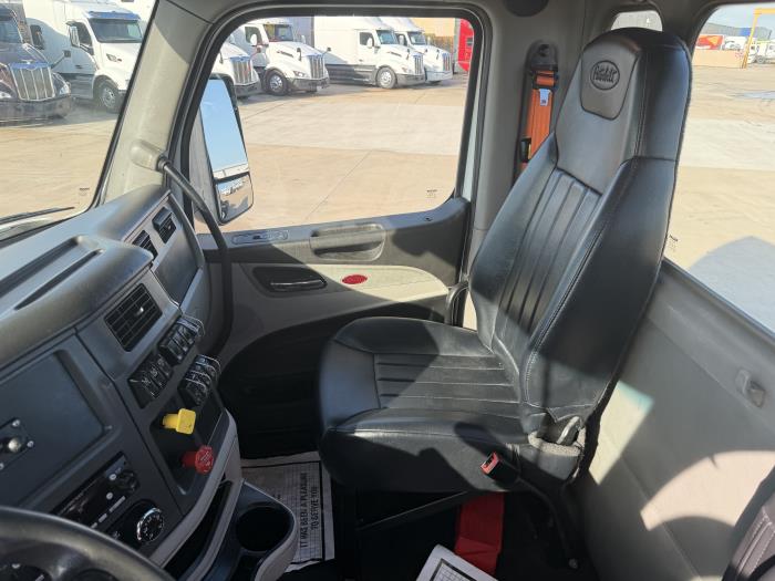 2023 Peterbilt 579-22