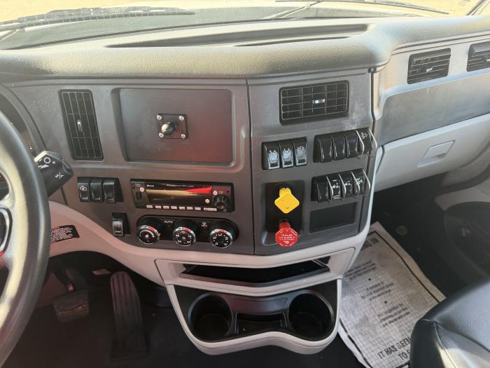 2023 Peterbilt 579-25