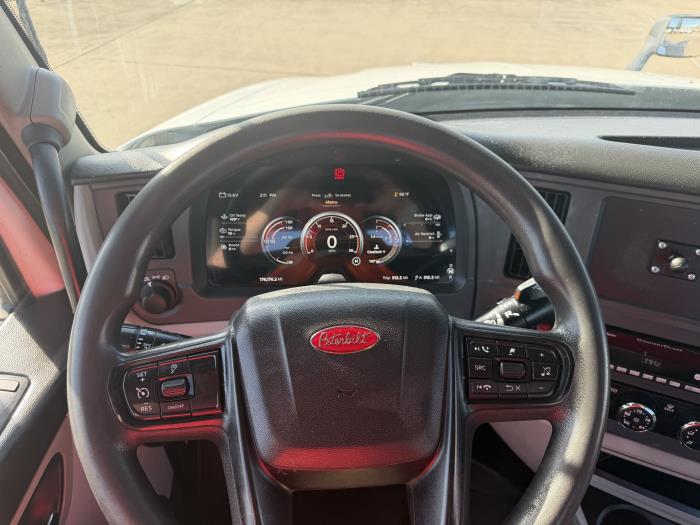 2023 Peterbilt 579-26