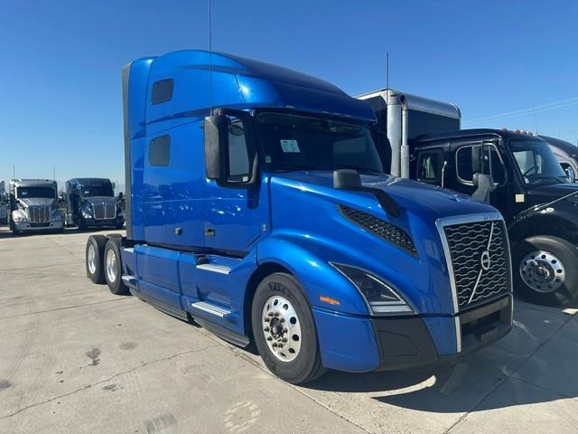 2022 Volvo VNL64T760-3
