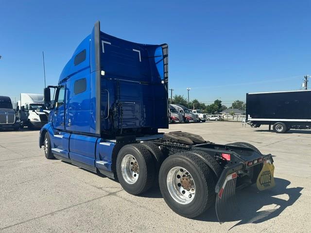 2022 Volvo VNL64T760-16