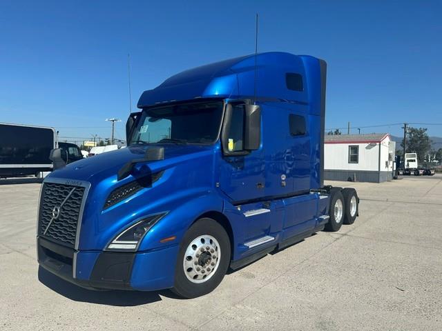 2022 Volvo VNL64T760-0