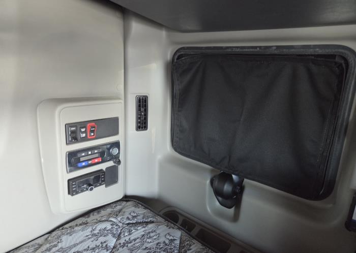 2022 International LT625-26