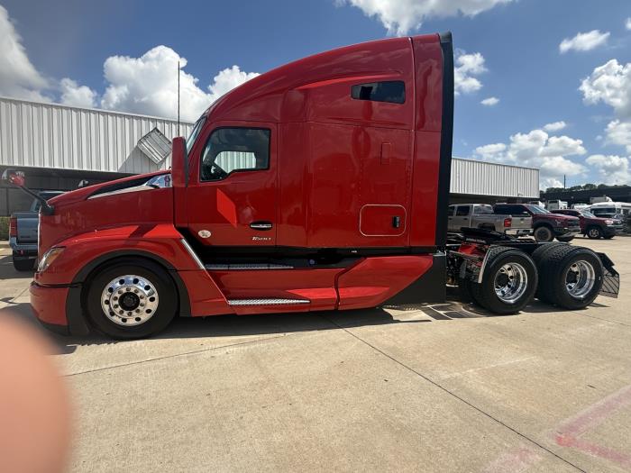 2022 Kenworth T680-8