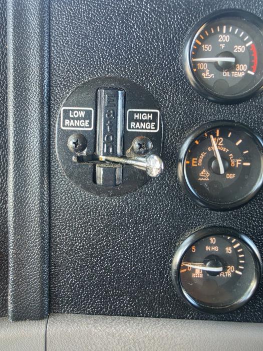 2022 Peterbilt 389-28