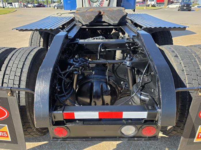 2022 Peterbilt 389-13