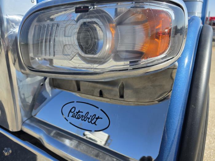 2022 Peterbilt 389-19