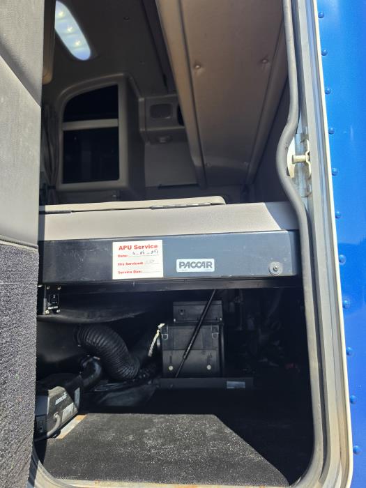 2022 Peterbilt 389-23