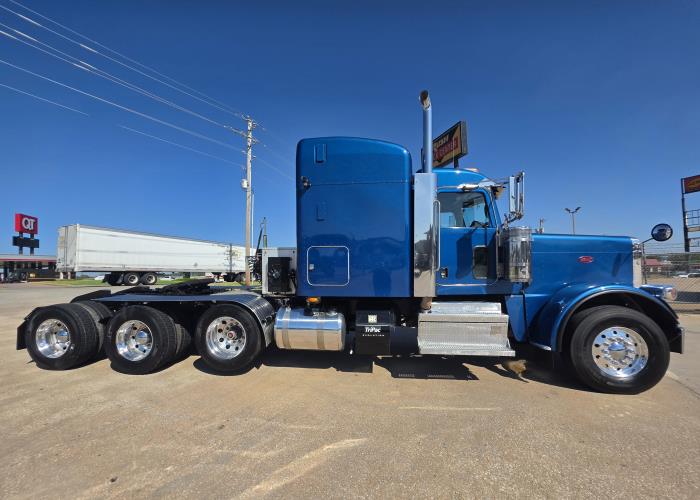 2022 Peterbilt 389-6