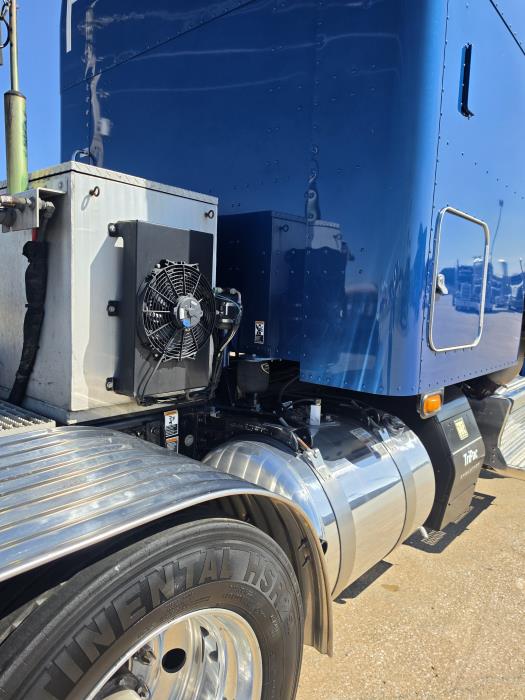 2022 Peterbilt 389-16
