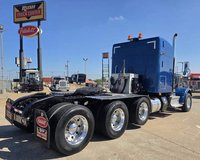 2022 Peterbilt 389-5
