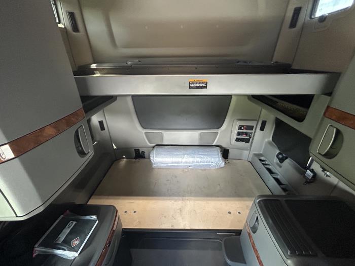 2022 International LT625-46