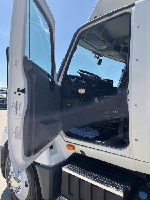 2021 International LT625-10