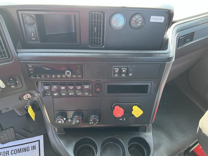 2021 International LT625-14