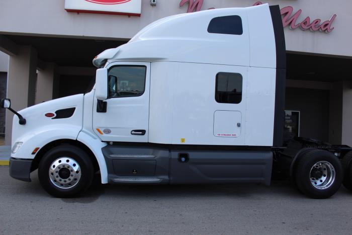 2021 Peterbilt 579-2
